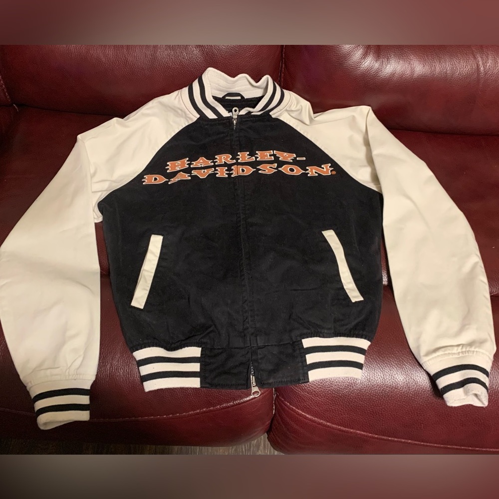 Harley-Davidson Women’s Bomber Jacket Size XS
Excellent Condition